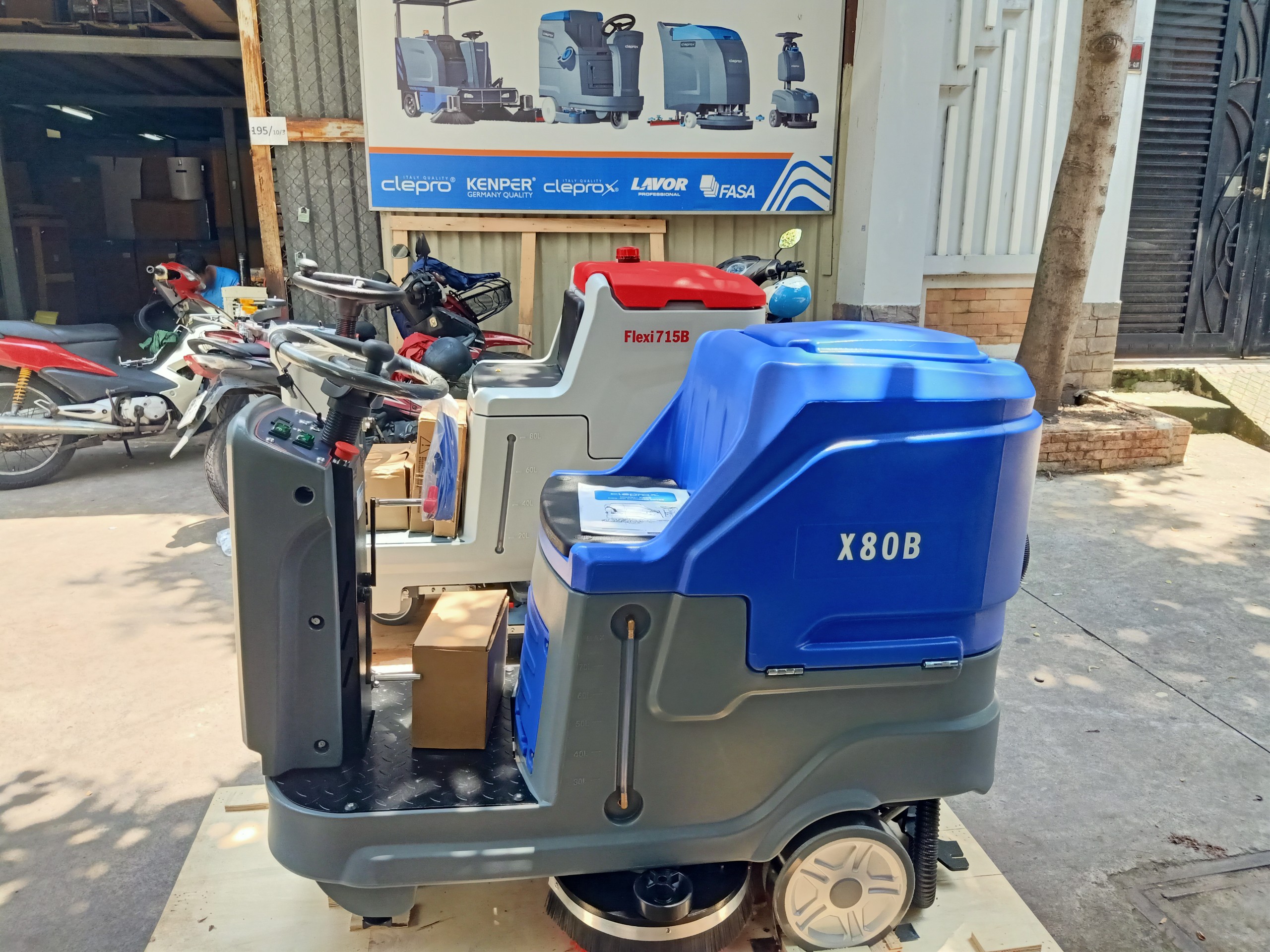 Máy chà sàn liên hợp: Phân loại, Cơ chế vận hành, Báo giá