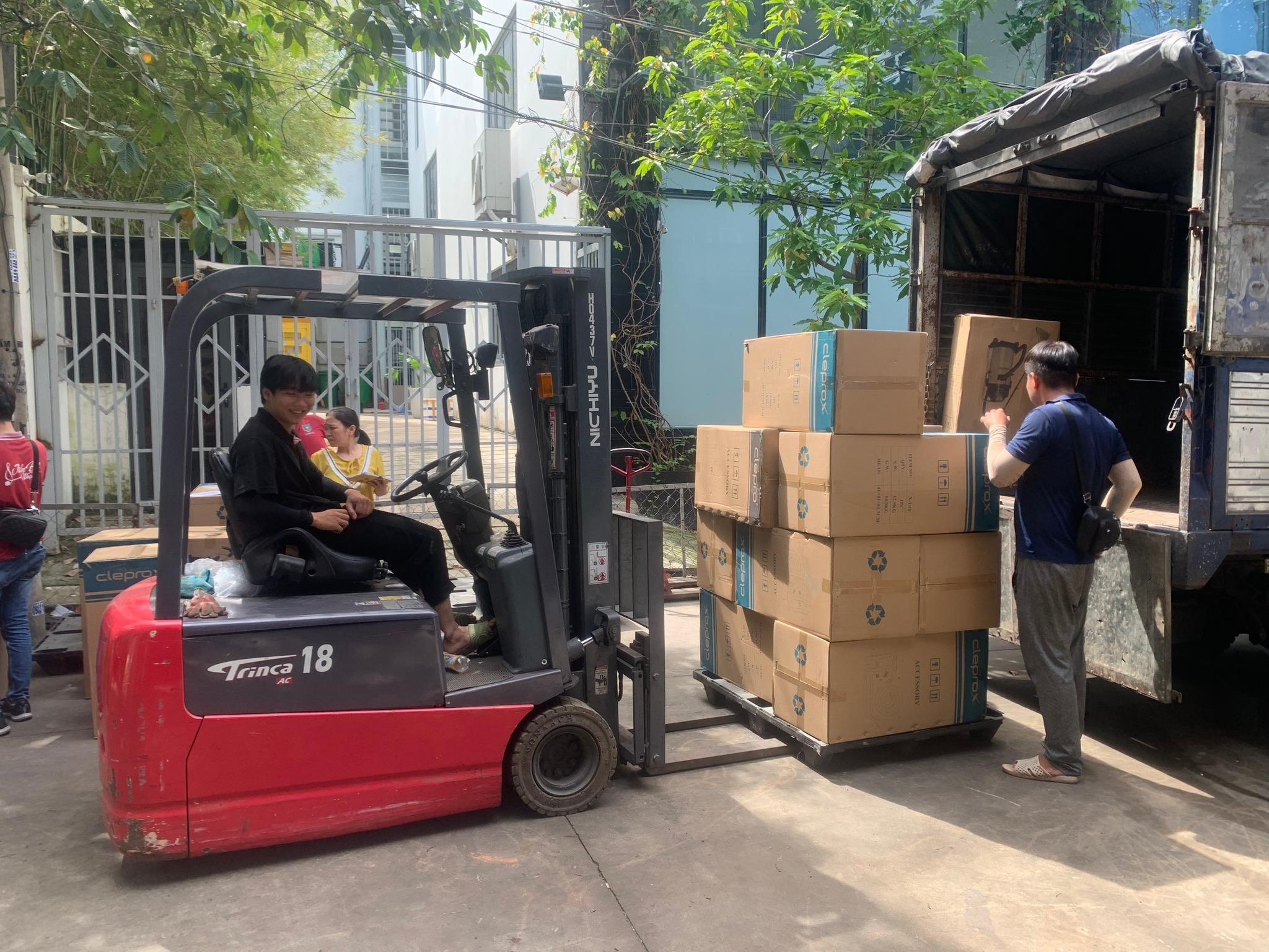 THADACCO HCM: TUYỂN GẤP KINH DOANH VÀ VẬN CHUYỂN