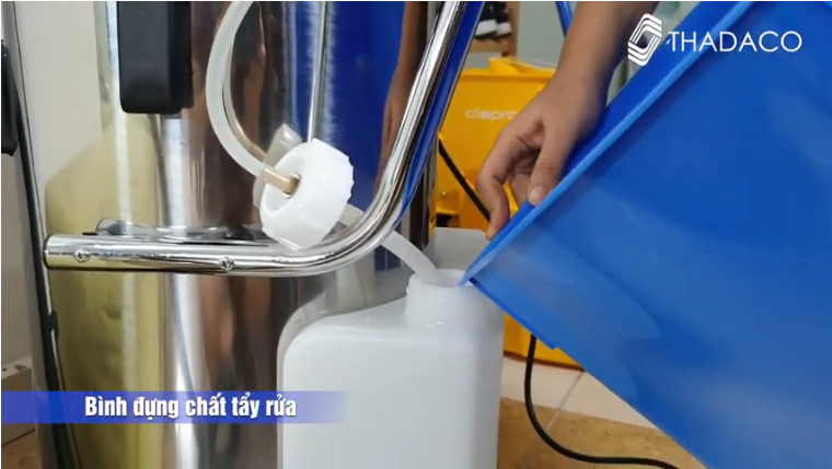 binh hoa chat clepro c2.60, may giat tham gia re