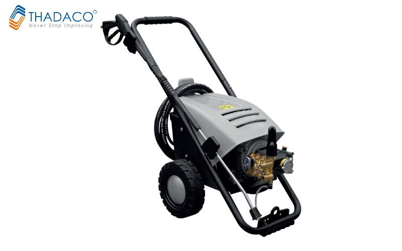 Máy rửa xe của thương hiệu Lutian sở hữu nhiều công năng mạnh mẽ 