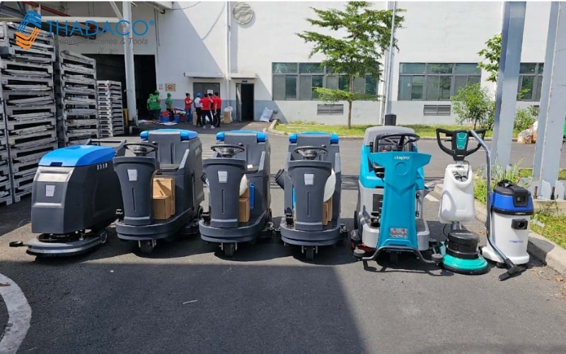  Máy chà sàn ngồi lái Clepro thiết kế thông minh