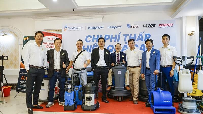 máy chà sàn ngồi lái