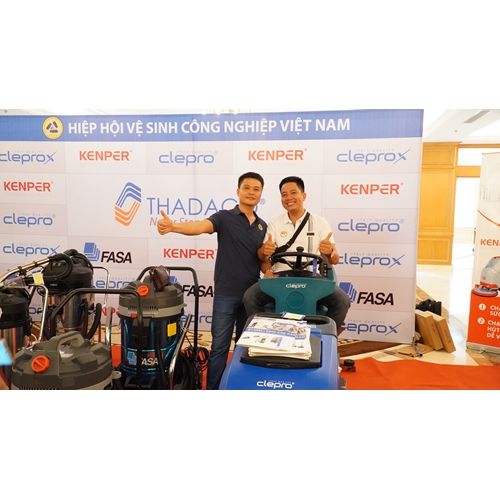 Máy chà sàn công nghiệp ngồi lái CLEPRO C100B (Dùng ắc quy) 7