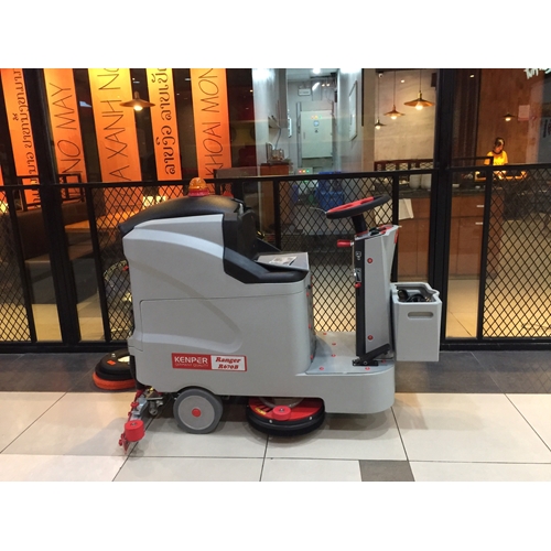 Máy lau chà sàn công nghiệp ngồi lái Kenper RANGER 670B 14