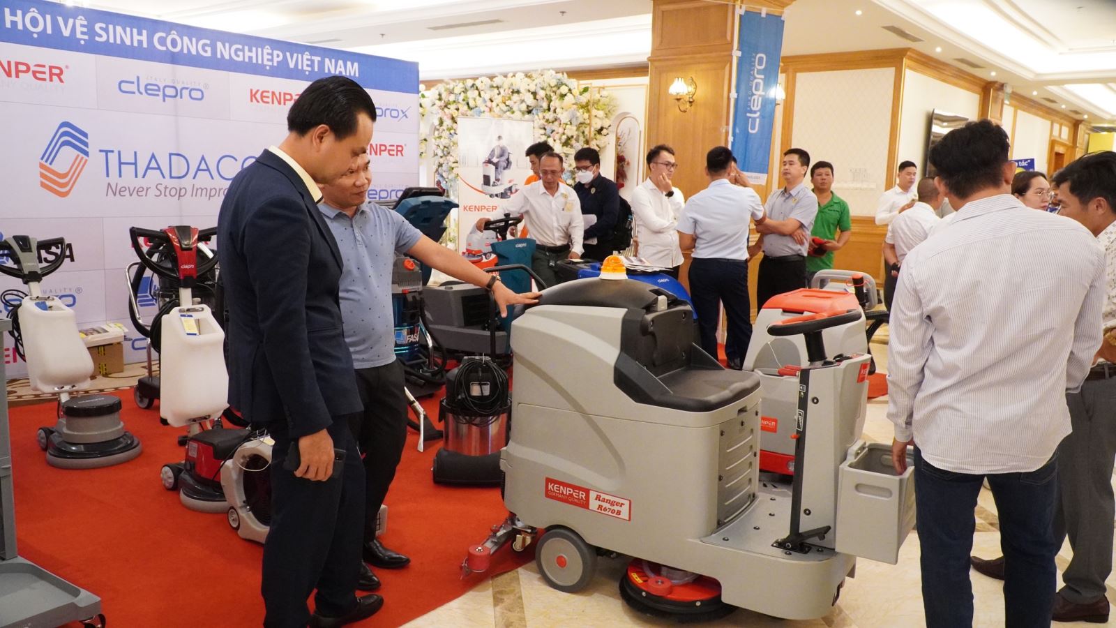 máy chà sàn liên hợp Kenper