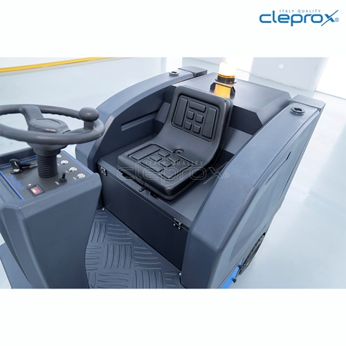 Xe quét rác công nghiệp ngồi lái CleproX SX-150 9